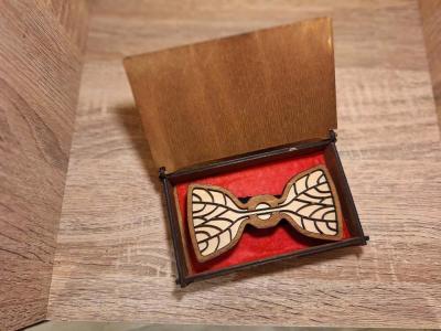 Noeud Papillon en bois + boîte